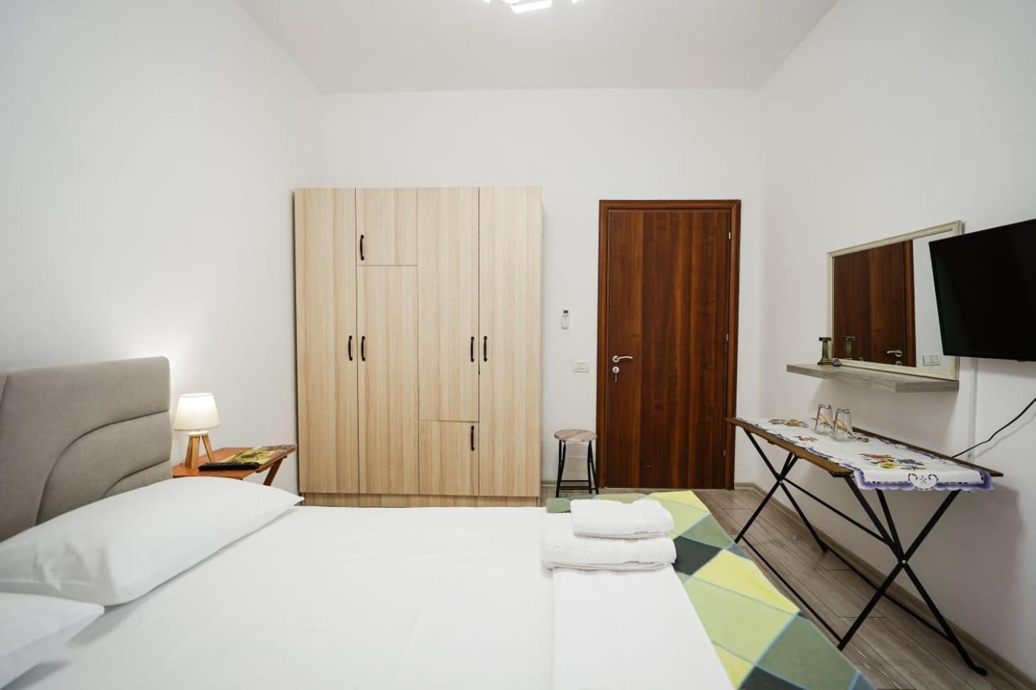 View City Apartments Gjirokastër Exterior foto